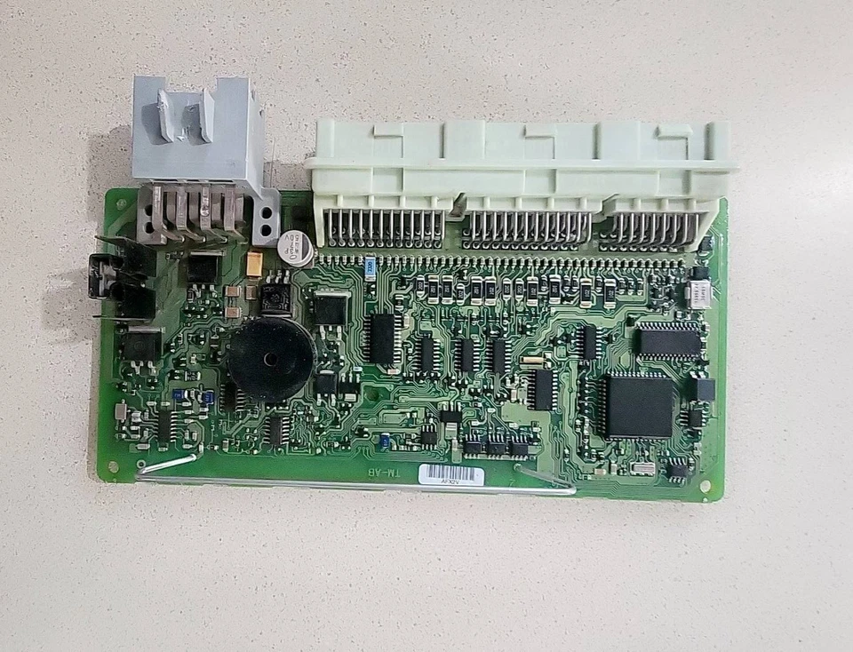 BCM BCU BODY CONTROL MODULE 3.0L V6 SATURN L300 LW300 2002 22713289 - Image 2 of 4