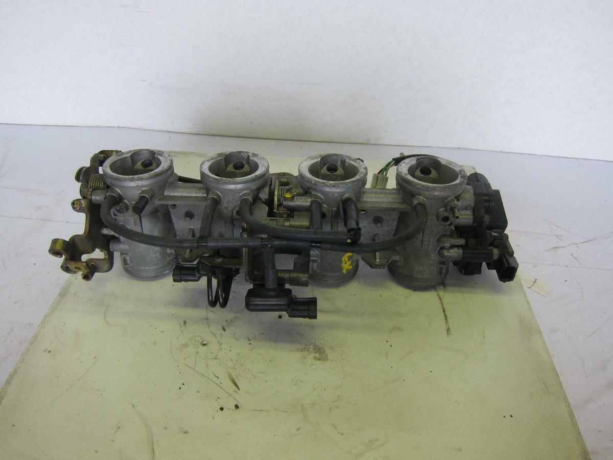 2005 Kawasaki Ninja ZX6R ZX636C OEM MAIN FUEL INJECTORS / THROTTLE