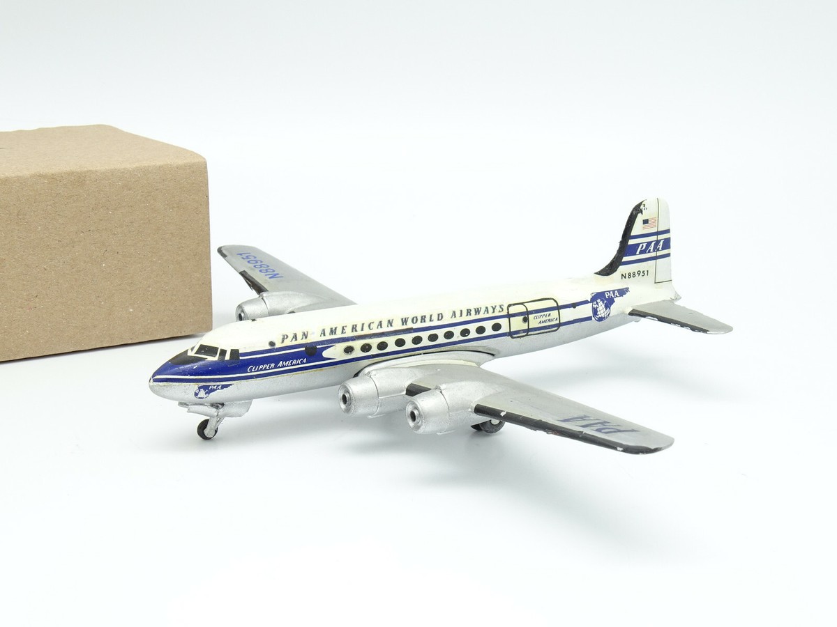 Resin Model Airplane 1/200 - Douglas DC-4 Pan American World