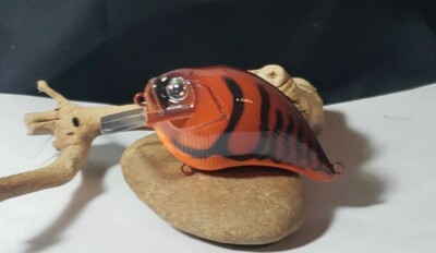 Ezs lures Custom painted  CRANK  (Candy Brown craw)