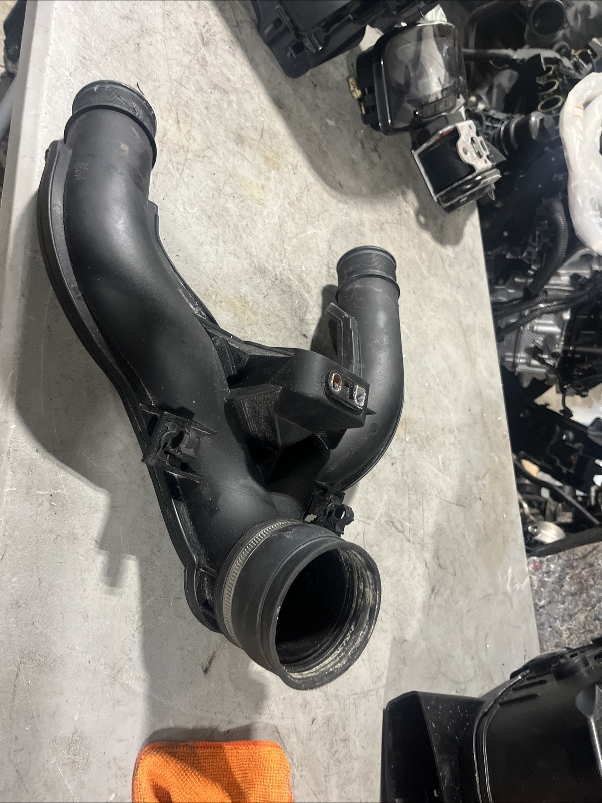 🚘OEM 17-20 MASERATI LEVANTE ENGINE AIR INTAKE INLET DUCT TUBE MAF SENSOR🔷