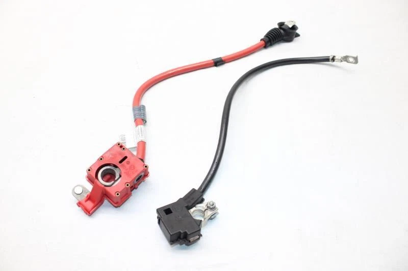 2012 宝马 750Li F02 SEDAN #282 电池负性和正端 — 第 2/4 张图片