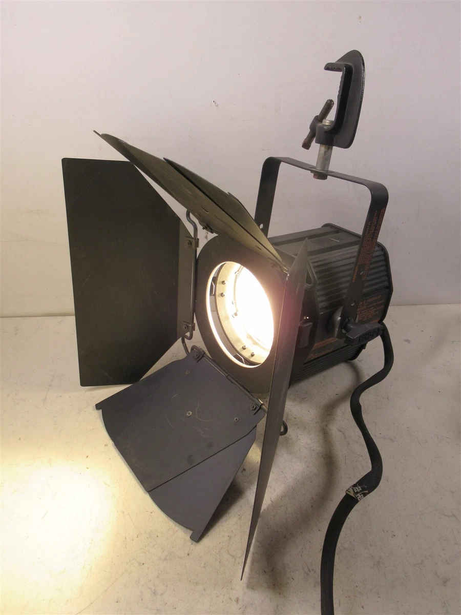 Vintage 2024 fresnel light