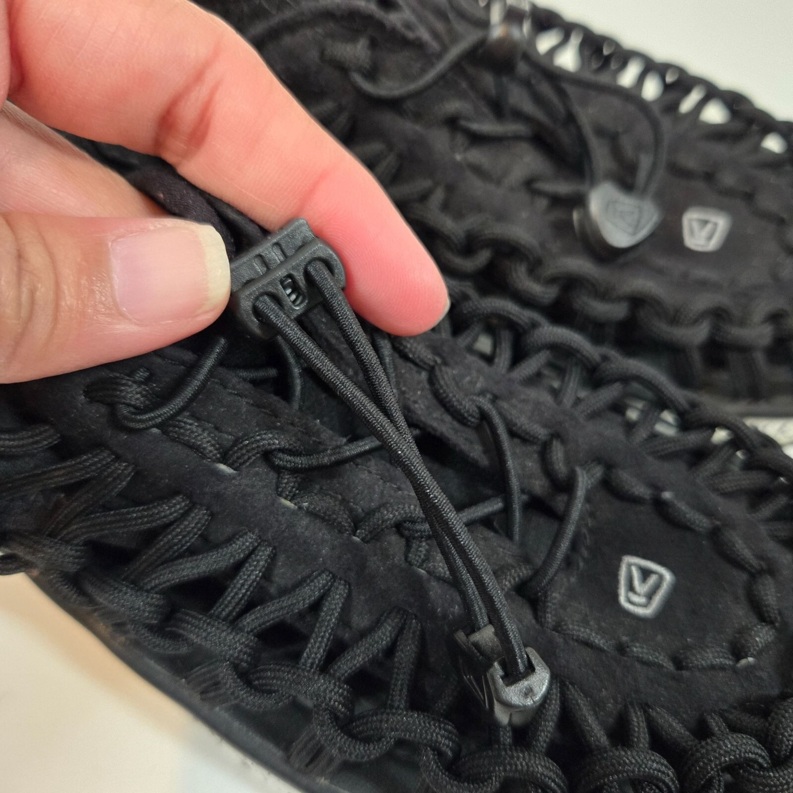 Keen bianco e nero Uneek O2 sandalo scarpe acqua corda elastica bambini taglia 2 EU 34