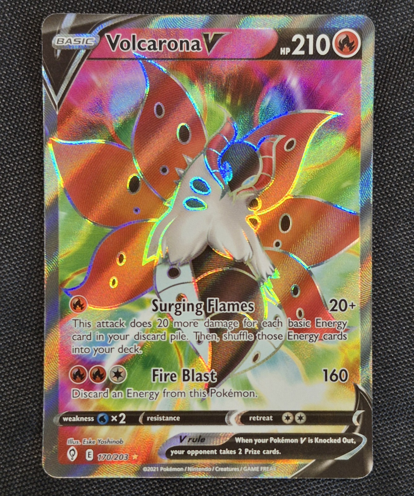 Volcarona V (Full Art) 170/203 Evolving Skies Pokemon Card 