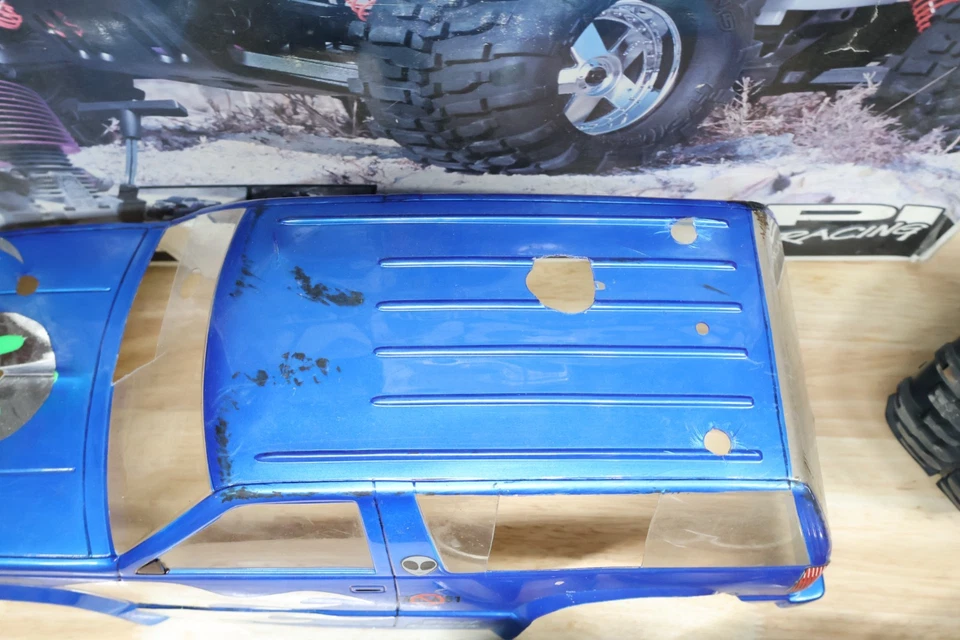 Used HPI Savage 21 4WD 1:8 Giant Monster Truck Nitro RC Vintage W/ Original Box - Image 4 of 4