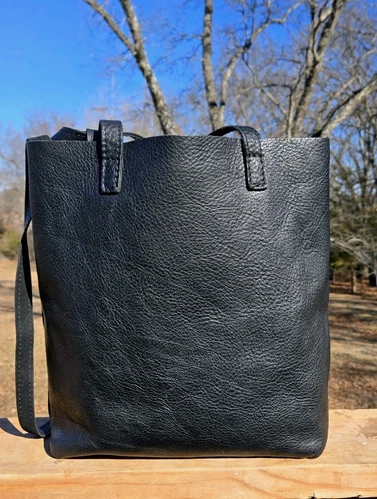 Bolso de Mano Portland de Cuero Grande Guijarro Negro con Correa para el Hombro Etiqueta Colgante de Cuero de Vaca - Imagen 2 de 23