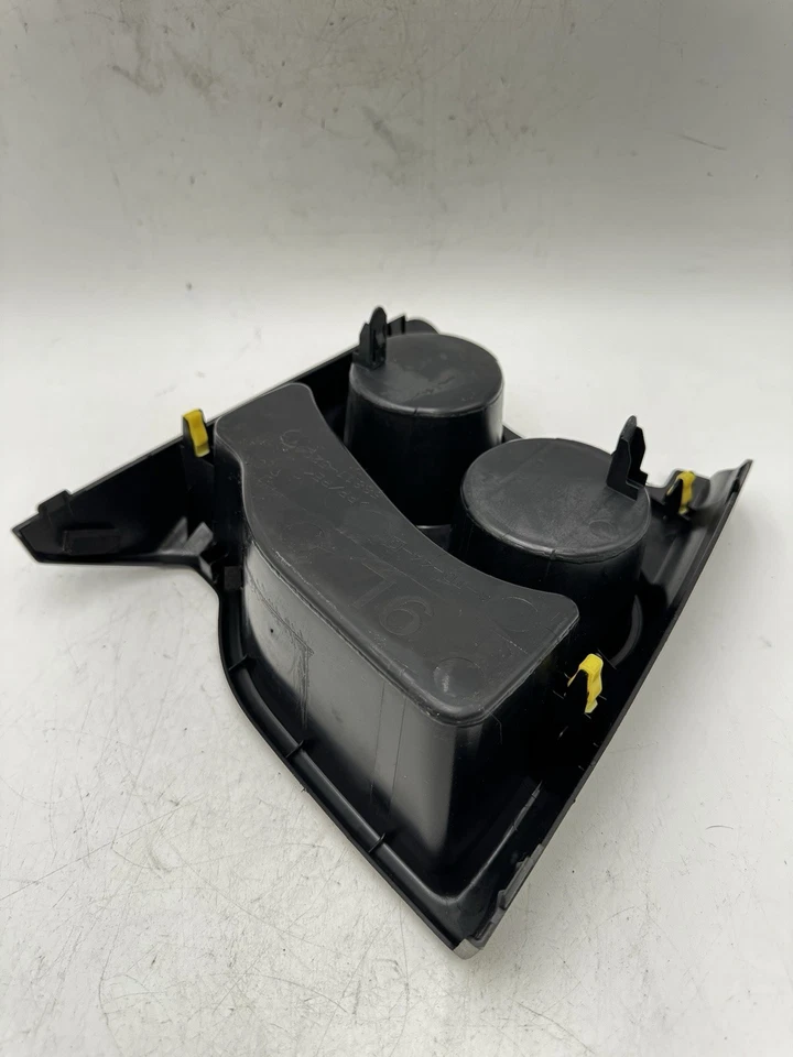 2012 2013 2014 2015 2016 2017 2018 TOYOTA PRIUS C FRONT CUP HOLDERS 58811-52040 Foto 4 de 4