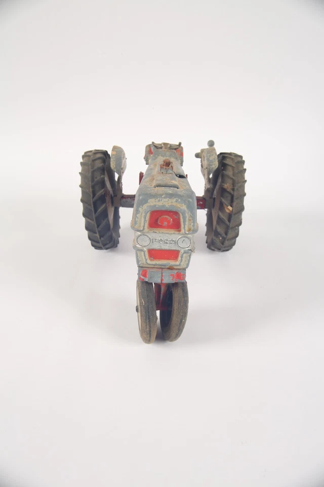 1950S VINTAGE  FORD  POWER MASTER TRACTOR HUBLEY? W/ 3PT FARM TOY - Image 3 of 4