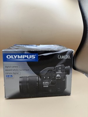 Olympus Camedia E-10 Digital Camera 4.0 Megapixel