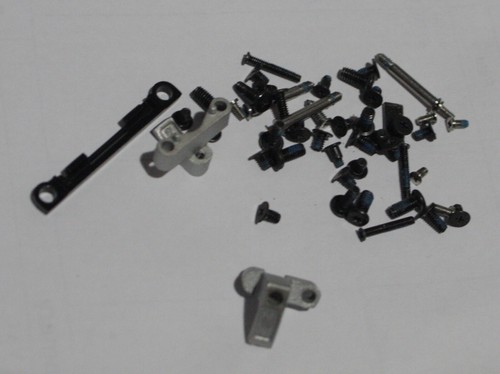 MacBook Pro 15" 2008 Almost Complete Screw Set A1286 - Picture 2 of 2