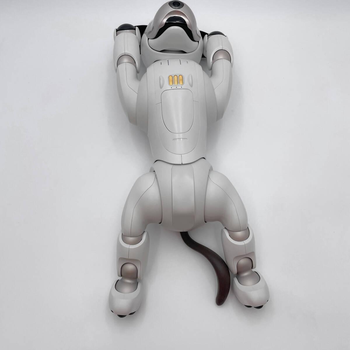 Sony　aibo　ERS-1000　シルバー Sony Aibo Silver face, white Body ERS-1000 Pet Robot Dog