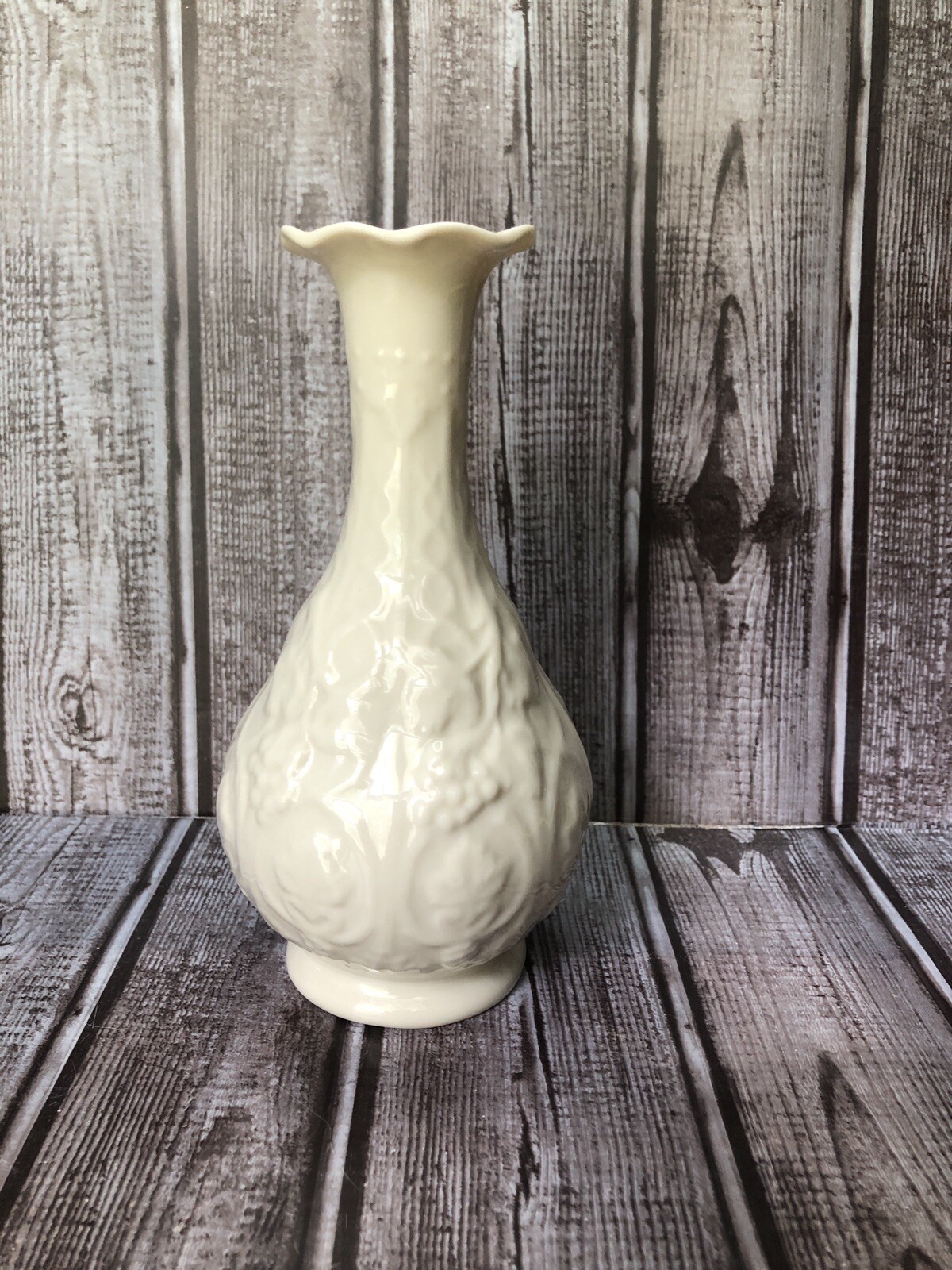 Belleek Ivory Bud Vase With Grapes & Vines 6.75” Tall 7th Brown Mark
