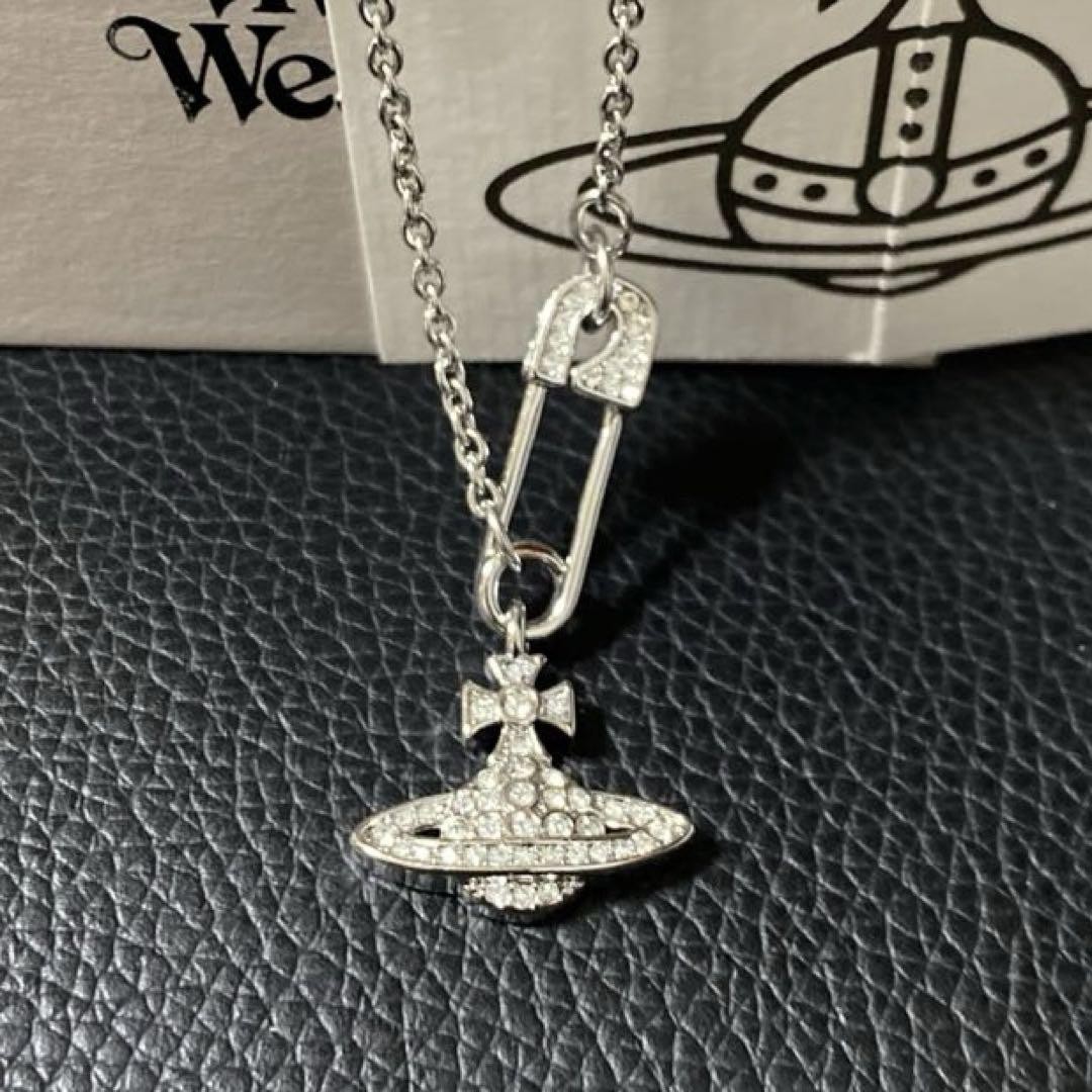 ◆Vivienne Westwood◆SAFETY PIN ネックレス Vivienne Westwood Orb Safety Pin Necklace Silver Chain