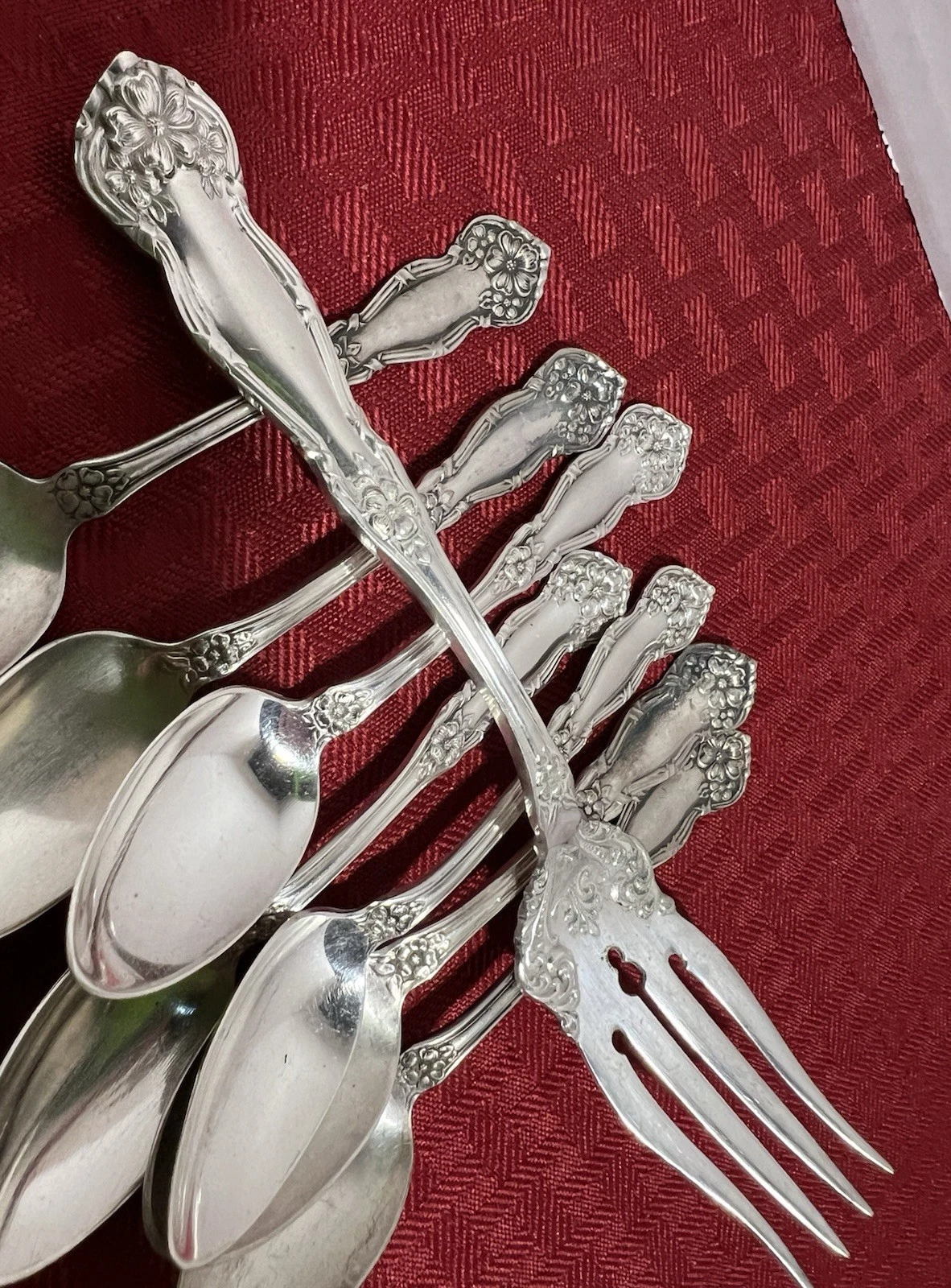 Wm ROGERS*ARBUTUS PATTERN*SET + EXTRAS, 10 LADLES*CHEESE SCOOP* 120 PIECES*1908