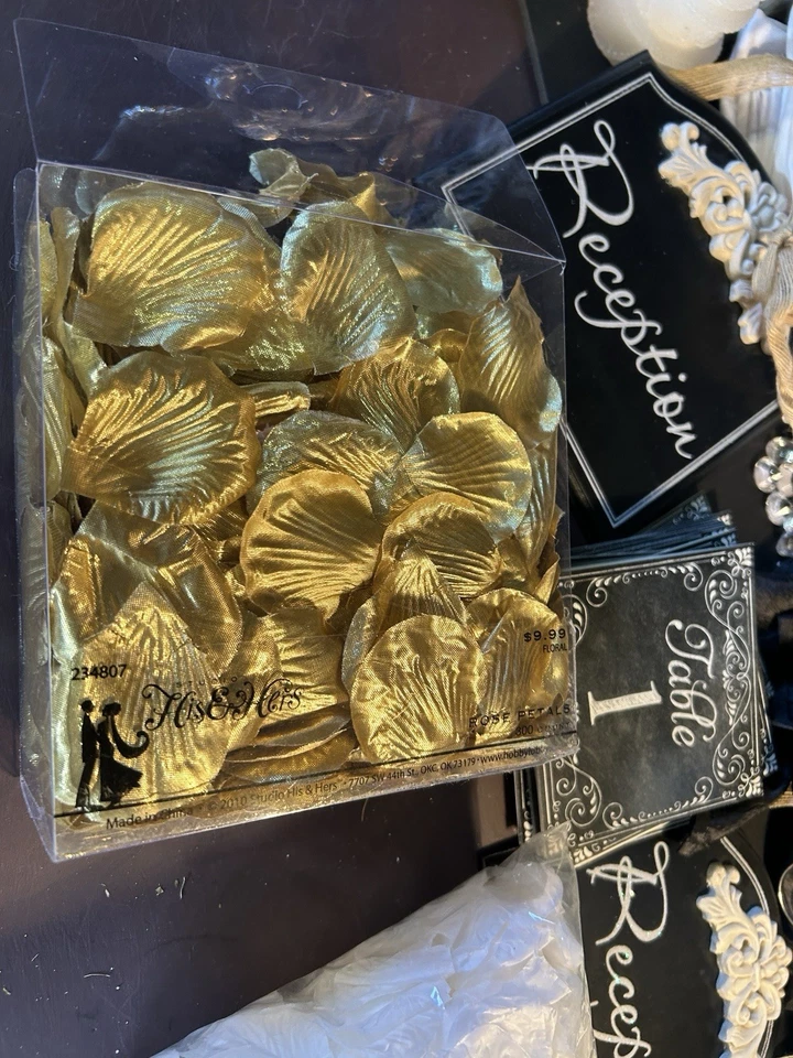 Wedding Items Too Many To List. Petals, Candle Holder, Napkins, Napkin Rings Etc - Image 4 of 4