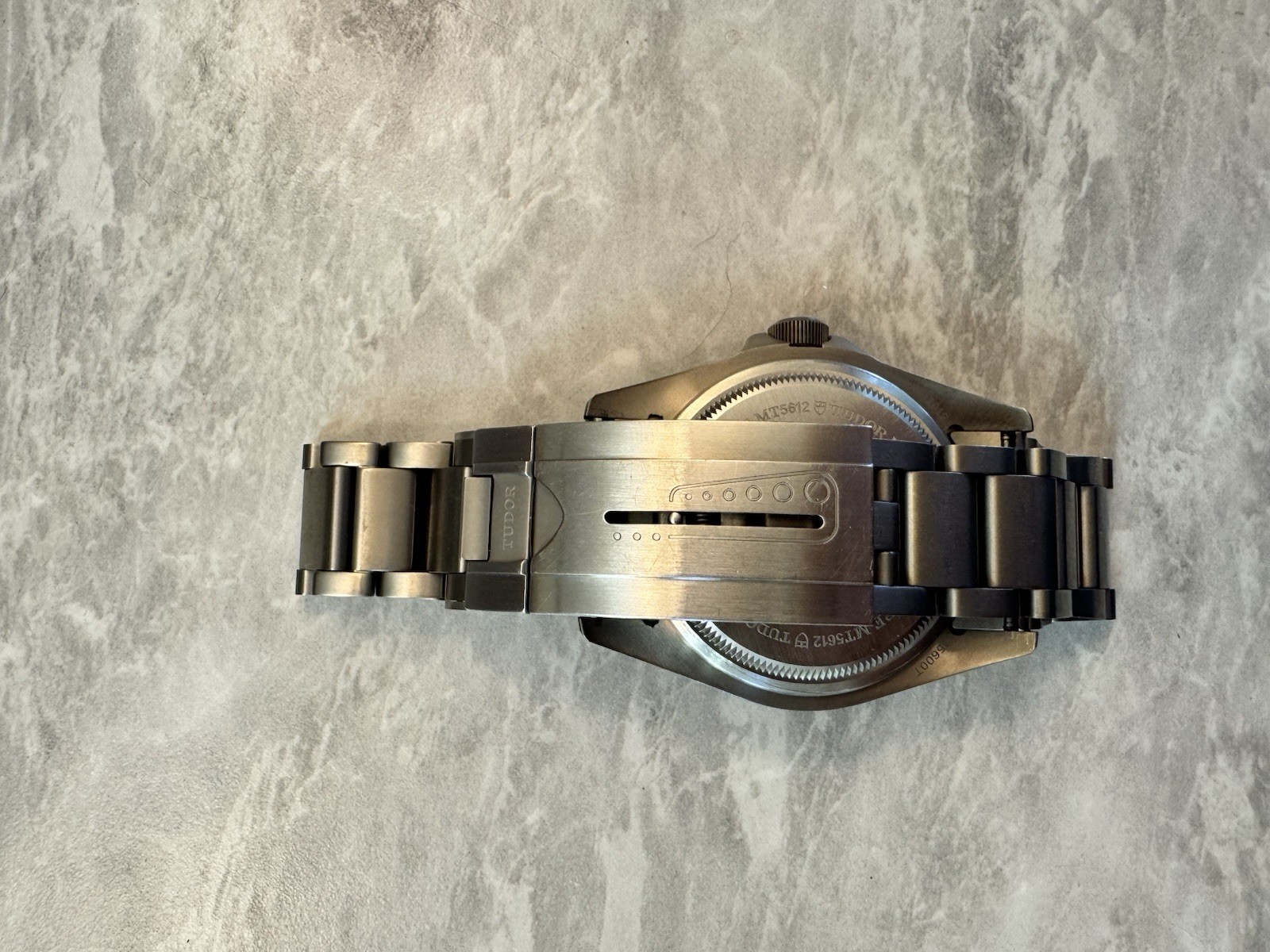 tudor pelagos blue titanium 42mm image 4