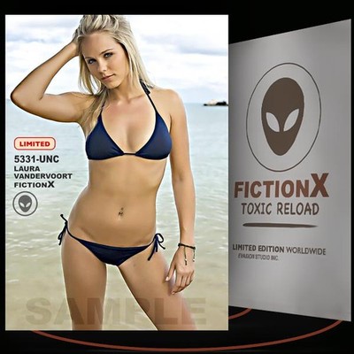 Laura Vandervoort [ # 5331-UNC ] FICTION X TOXIC RELOAD / Limited Edition card