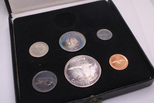1867 - 1967 Canadian Centennial Mint Set - 6 Coins - Some Rainbow Toning - Picture 7 of 11