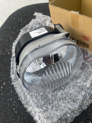 Eagle Eyes CS103-B000R Right Fog Light Assembly For 02-04 Jeep Liberty
