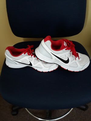 Nike Revolution Men's Size Athletic Shoes Sneakers Trainers White Red  Black