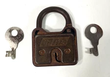 Vintage Deluxe Steel Padlock With 2 Keys
