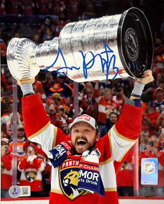 Sam Reinhart Autographed Panthers 8x10 Raising Stanley Cup (Beckett Witness)