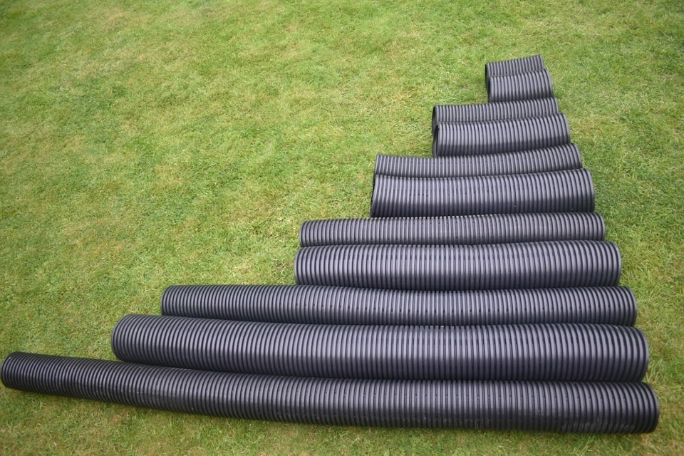 RWAF Approved Rabbit Tunnel, Flexible 6 inch & 8 inch Runaround Play Tunnel - Image 4 of 4