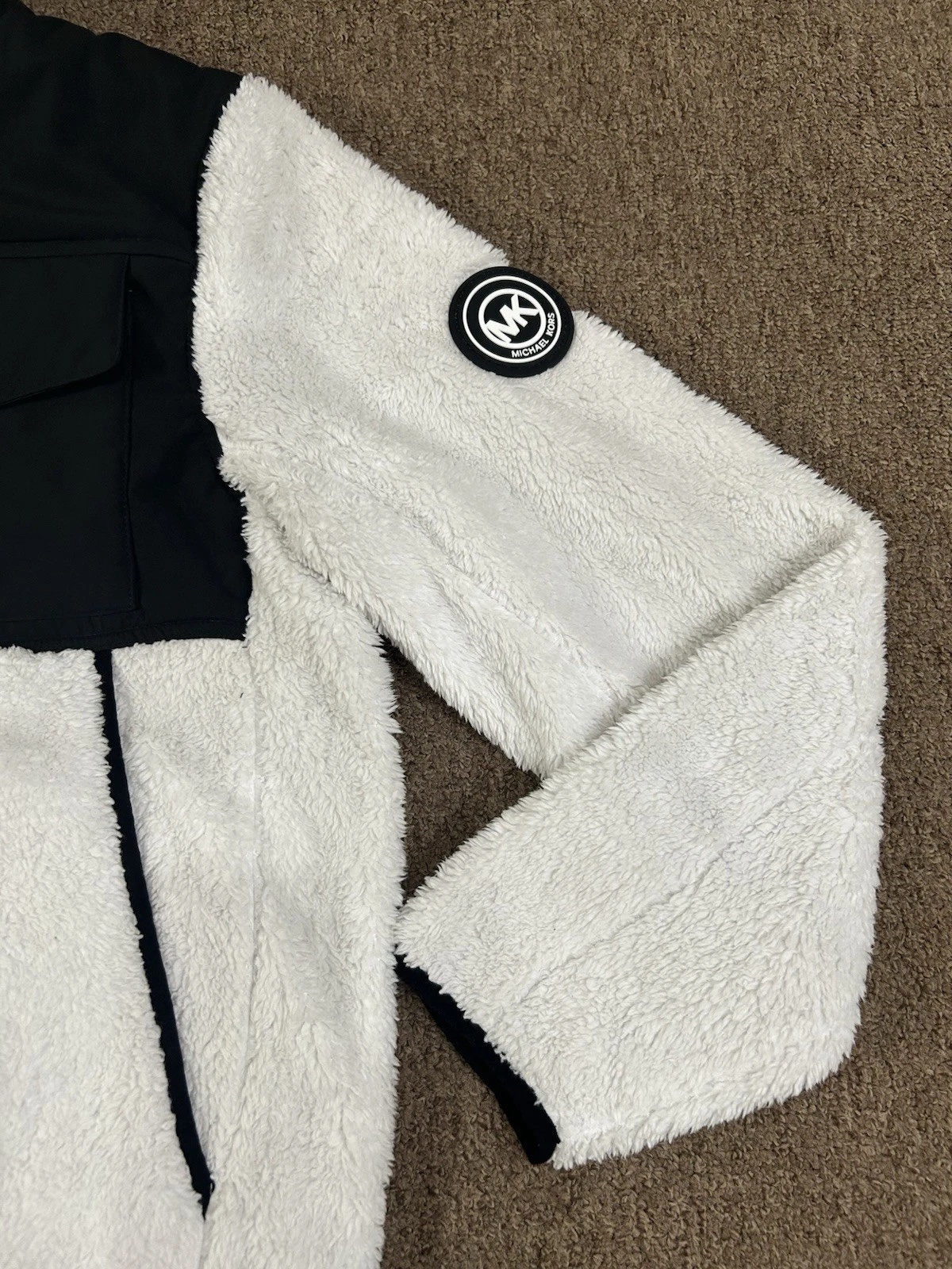 Felpa con cappuccio 604 Michael Kors pelliccia sintetica zip intera bianca e nera orsacchiotto tasche assortite