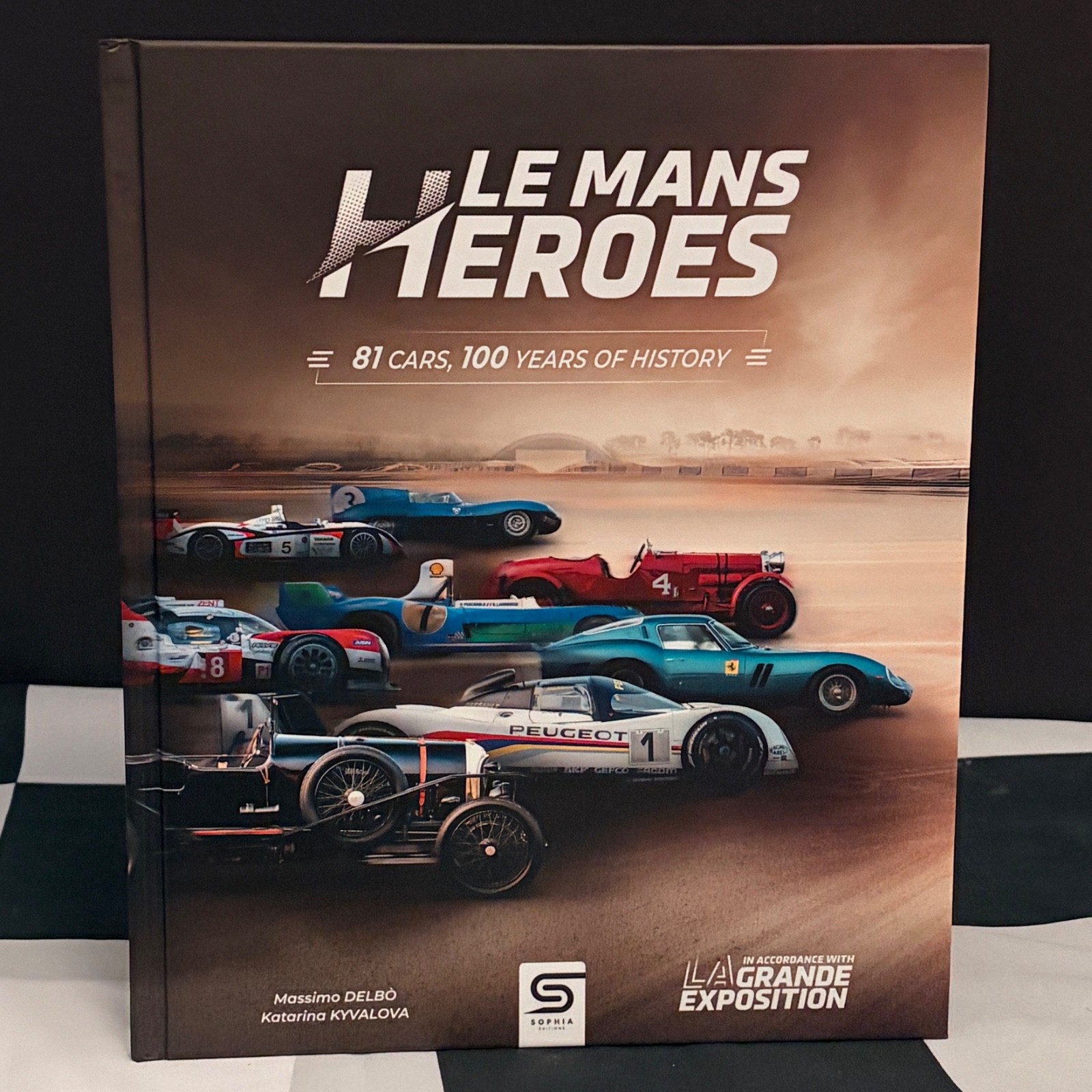 LE MANS HEROES 81 CARS 100 YEARS OF HISTORY BOOK NEW GT40 McLAREN F1 PORSCHE 917