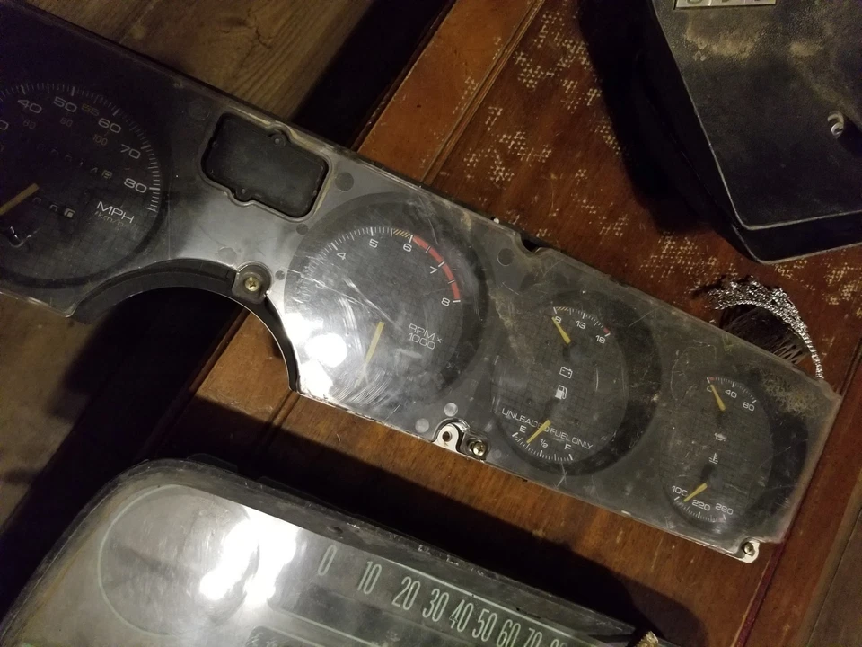 Pontiac Firebird 1982-1992 OEM Gauge Cluster   Foto 3 de 4