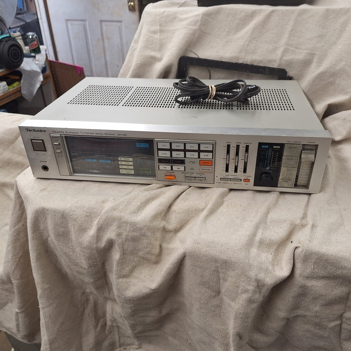 Vintage Technics Quartz Synthesizer SA-450 TV/FM/AM Stereo