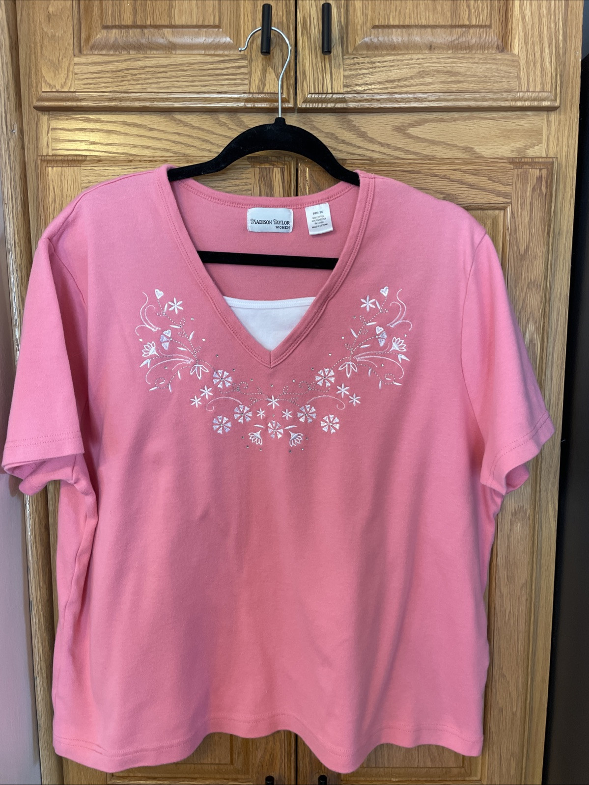 Madison Taylor Embellished V-Neck T-Shirt Top Womens 2X Light Pink