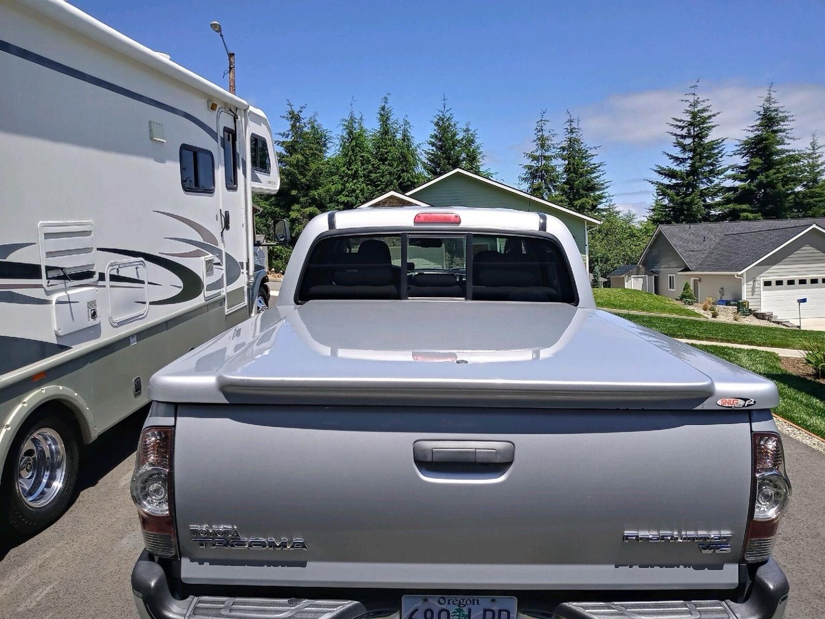 2001 2004 タコマ ダブルキャブ トノカバー snugtop Snugtop Snug Lid SL / F2 Tacoma Short Bed Camper Shell Lid W/ Key