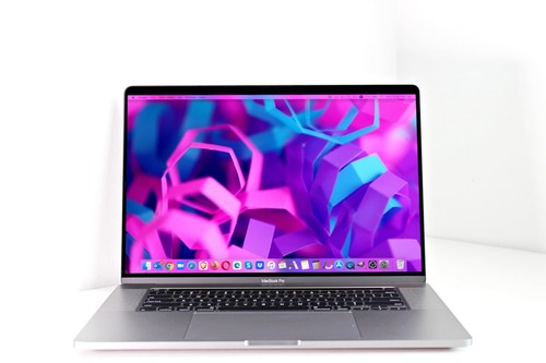 Apple MacBook Pro 15" 2019 2.3 GHz i9 | 16GB RAM | 512GB SSD | Japanese Keyboard - Picture 3 of 10