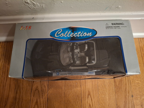 NIB 1999 Black Chevrolet Corvette Welly 1:18 Scale Die-Cast Metal 9840W - Picture 3 of 10
