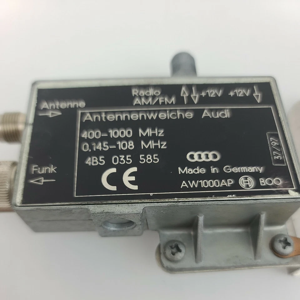 Módulo divisor amplificador antena Audi A8 D2 Quattro 1997-1999 4B5035585 Foto 3 de 4