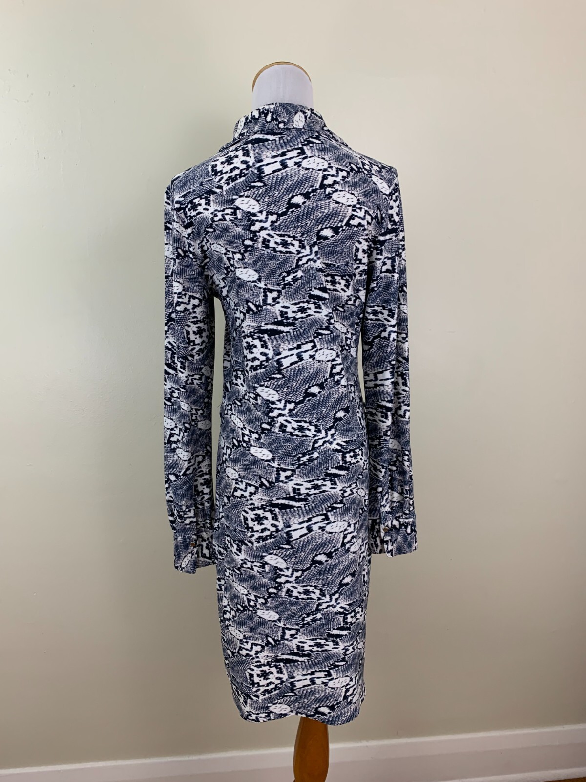 BCBGMAXAZRIA Womens sz Medium/Small Python Boa Pr… - image 11