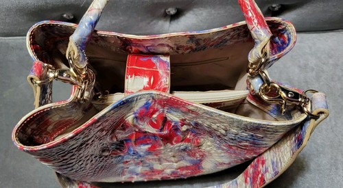 Cartera Brahmin Amelia Valor Melbourne Crema Rojo Azul Correa para el Hombro, NUEVA SIN ETIQUETAS - ¡RARA! - Imagen 8 de 15
