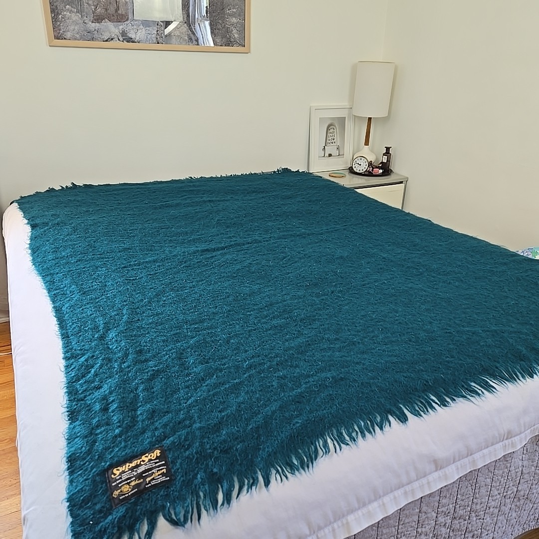 VTG 50s 60s SuperSoft Cape Mohair Blanket Peacock Blue Teal 74 x