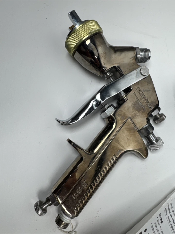 Pistola pulverizadora de pintura para carrocería automática Neiko alimentada por gravedad con caja de calibre y herramientas Foto 3 de 4