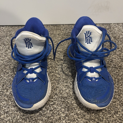 women's royal blue basketball shoes