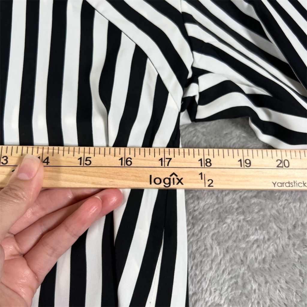 Olive and Oak Women's Blouse XS Black & White Striped Button-Up Shirt Collar NEW