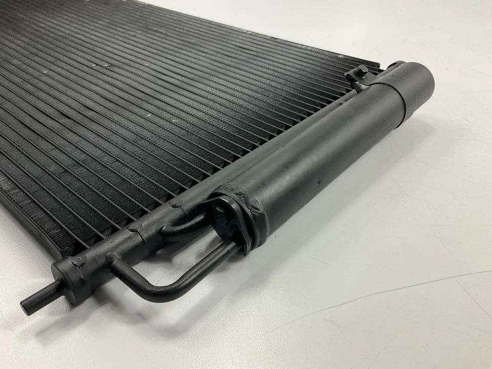 Condensador de aire acondicionado Apdi 7013289 para Dodge Durango 2004-2009, Aspen 2007-09 Foto 4 de 4