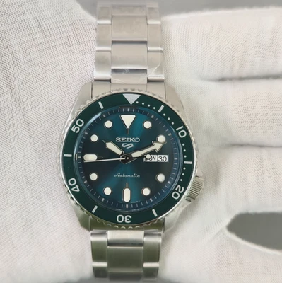 Montre homme Seiko 5 SRPD61K1 Sports automatique cadran vert Sunburst 42,5... - Photo 1/4
