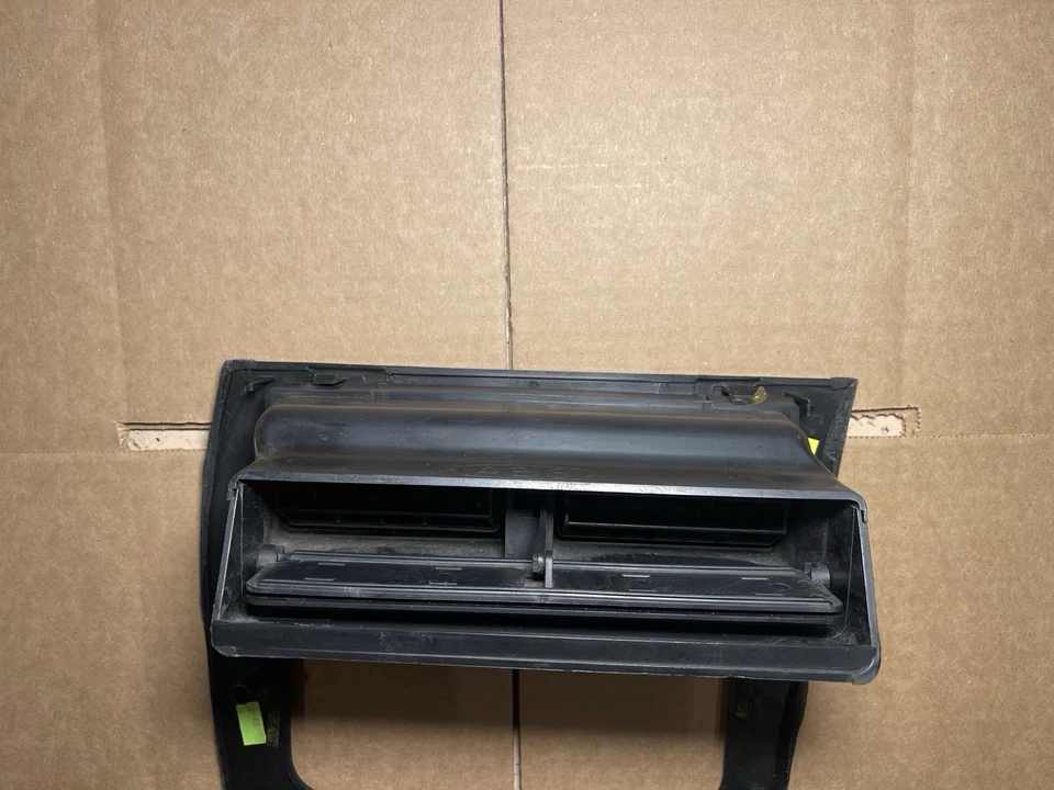 Oldsmobile Aurora 1995-1999 Radio Climatizador Ventilación de Aire Tablero Bisel Borde Negro Foto 4 de 4