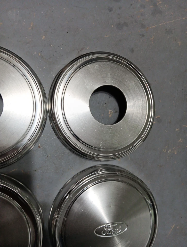 Ford F150 1992-2003 camioneta 4x4 plato para perros tapacubos 10 3/4" 4 Foto 4 de 4