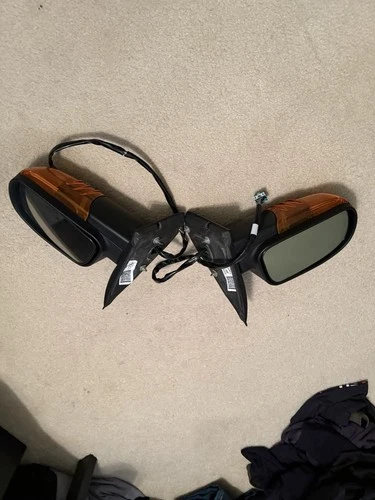 2002-2009 GMC Envoy/Chevy Trailblazer  Left and Right Side Mirror Assembly