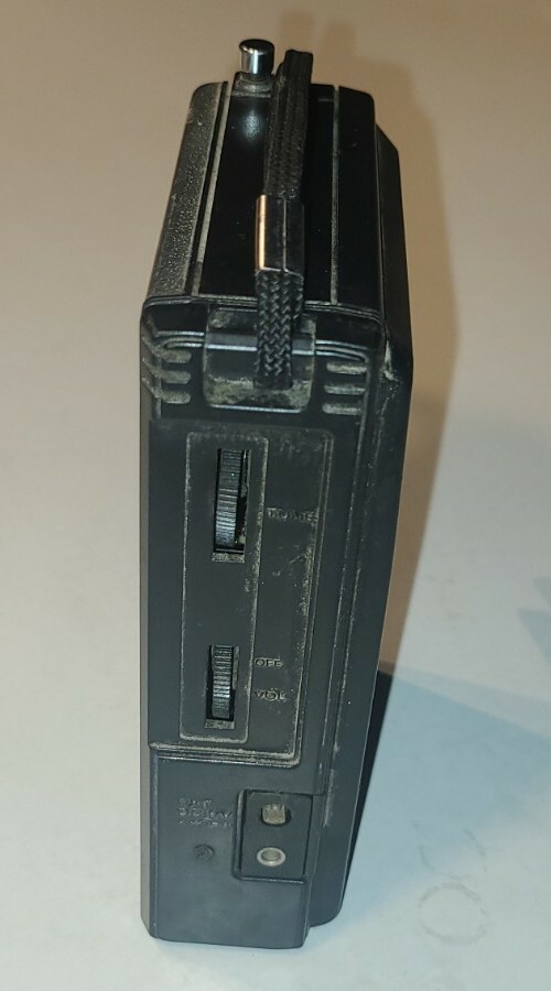 Vintage Sanyo RP-8055 Radio Transistor AM/FM TV LO-HI 4 Band