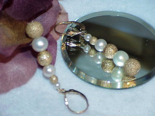 14K 6 Pearl 6 Gold Granulated Beads Lever Back Dangle Earrings New  - Picture 6 of 9